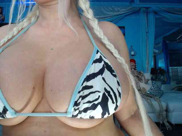 adrianna_fox webcam