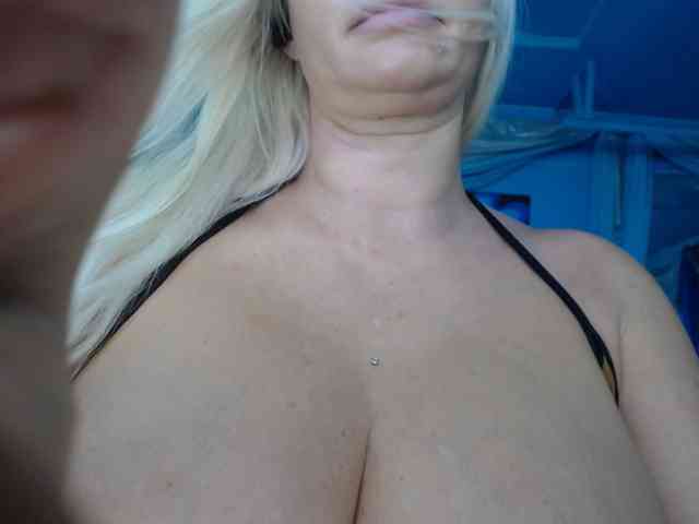 adrianna_fox