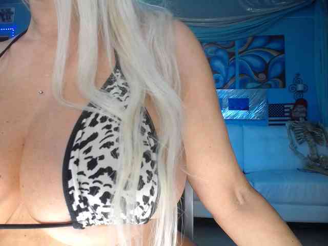 adrianna_fox webcam