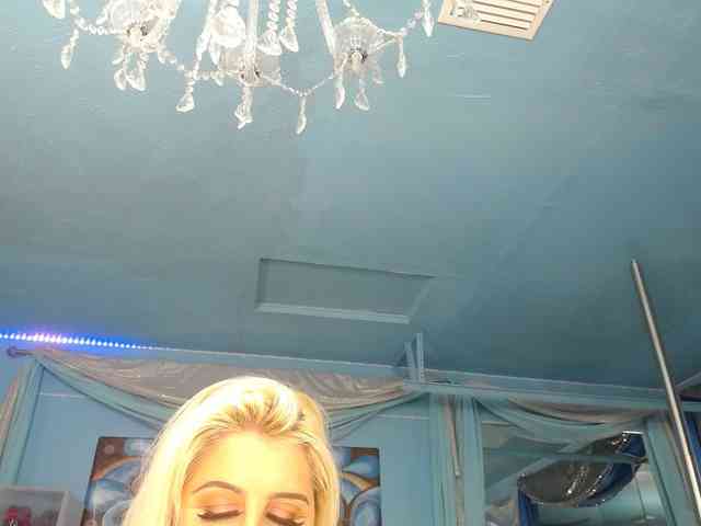 adrianna_fox webcam