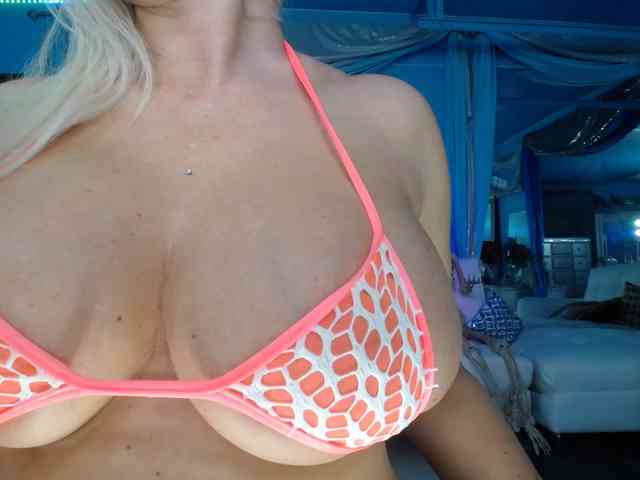 adrianna_fox webcam