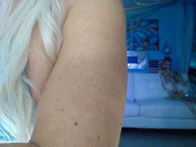 adrianna_fox webcam
