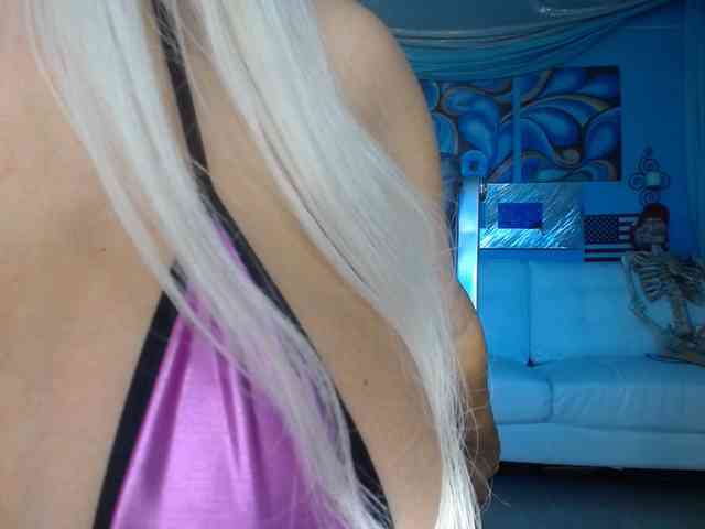 adrianna_fox webcam
