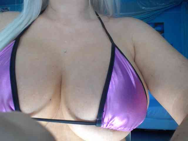 adrianna_fox webcam