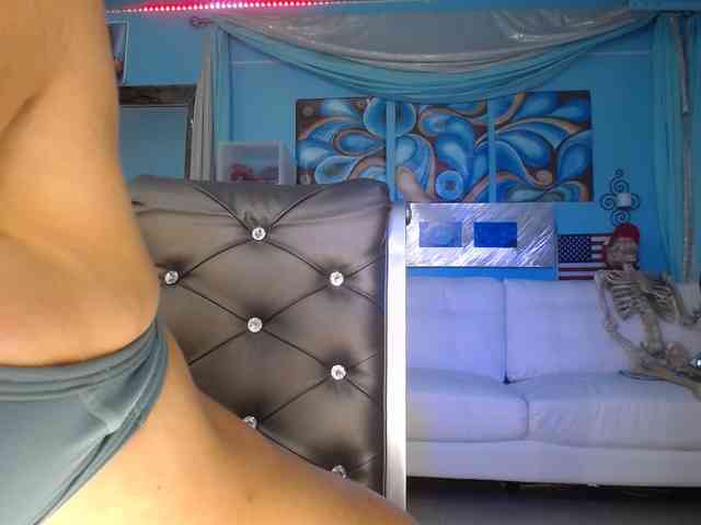 adrianna_fox webcam