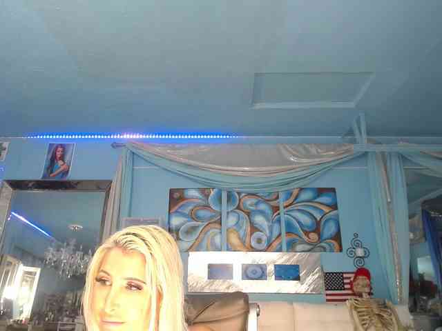 adrianna_fox webcam