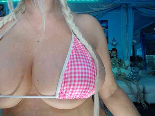 adrianna_fox webcam