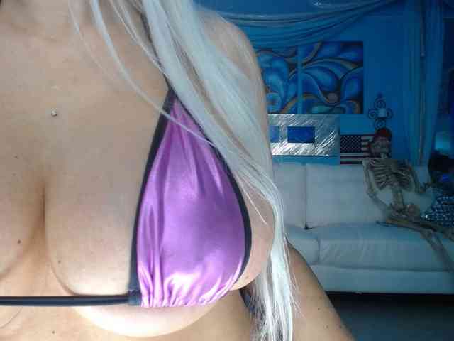 adrianna_fox webcam