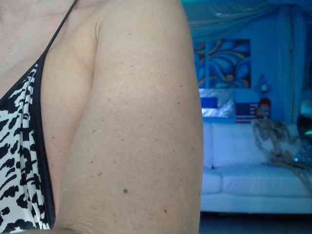 adrianna_fox webcam