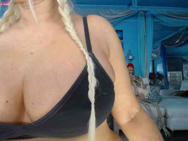 adrianna_fox adrianna_fox