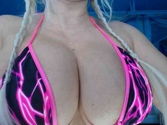 adrianna_fox adrianna_fox