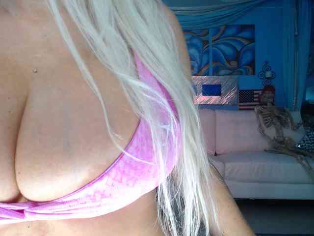 adrianna_fox webcam