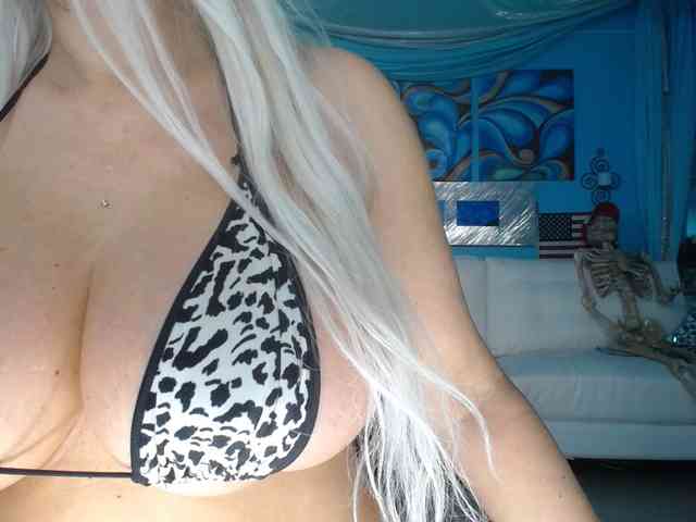 adrianna_fox webcam