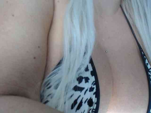 adrianna_fox webcam