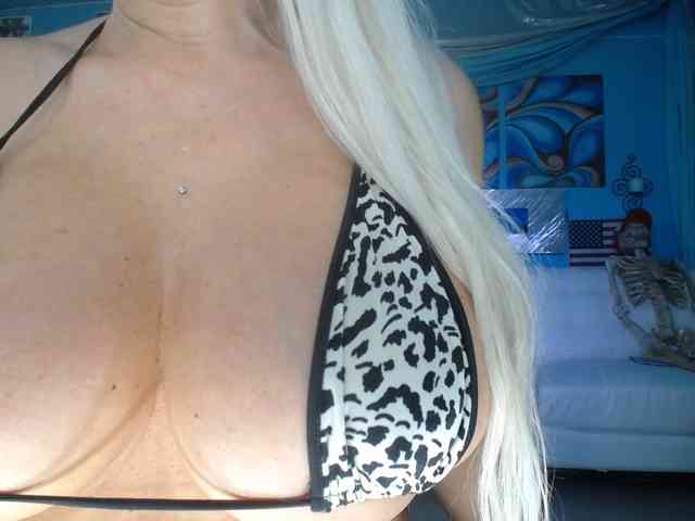 adrianna_fox webcam