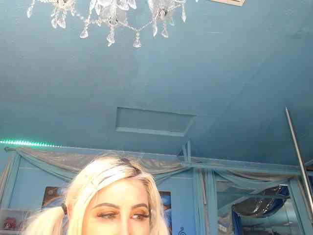 adrianna_fox webcam