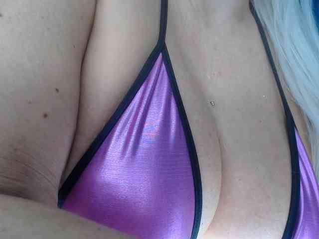 adrianna_fox webcam