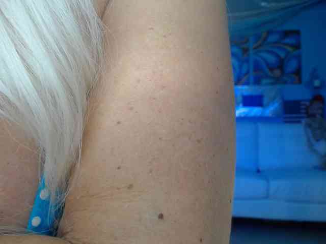adrianna_fox webcam