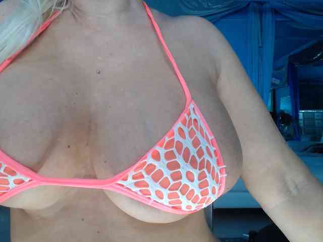 adrianna_fox webcam