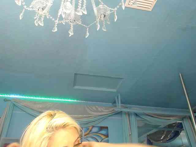adrianna_fox webcam