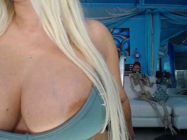 adrianna_fox webcam