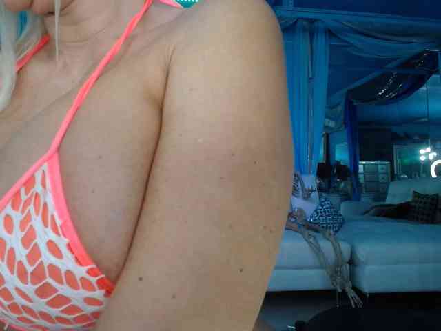 adrianna_fox webcam