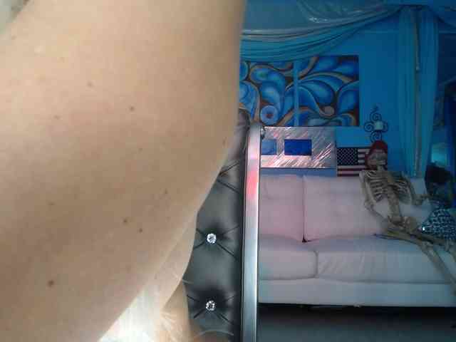 adrianna_fox webcam