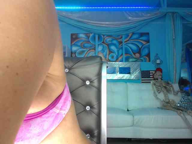 adrianna_fox webcam