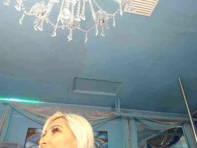 adrianna_fox webcam