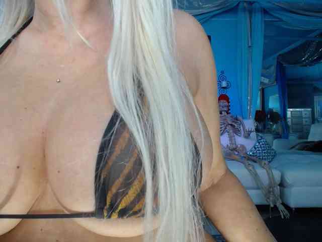 adrianna_fox webcam