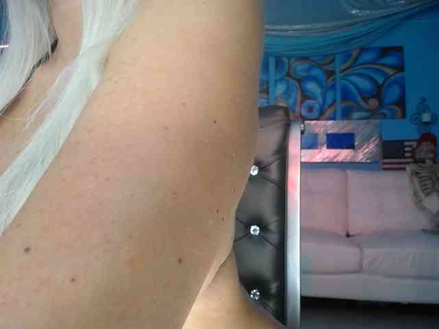 adrianna_fox webcam