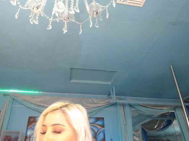 adrianna_fox webcam