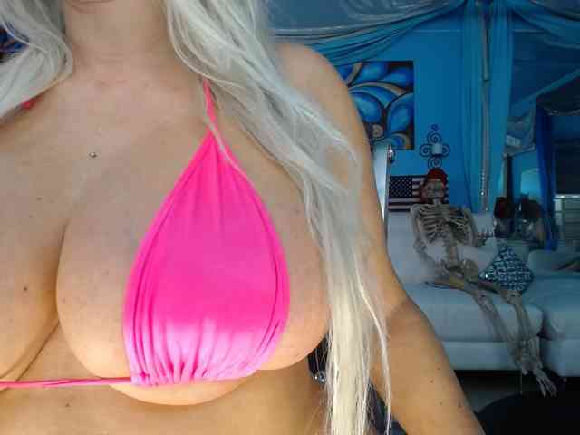 adrianna_fox adrianna_fox