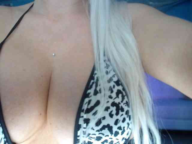 adrianna_fox webcam