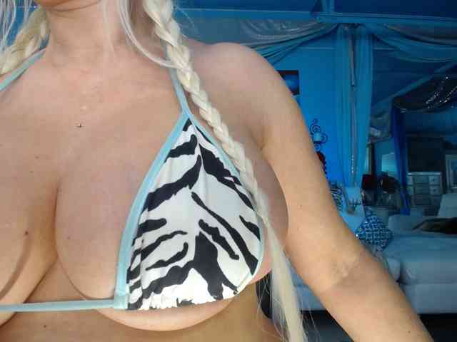 adrianna_fox webcam