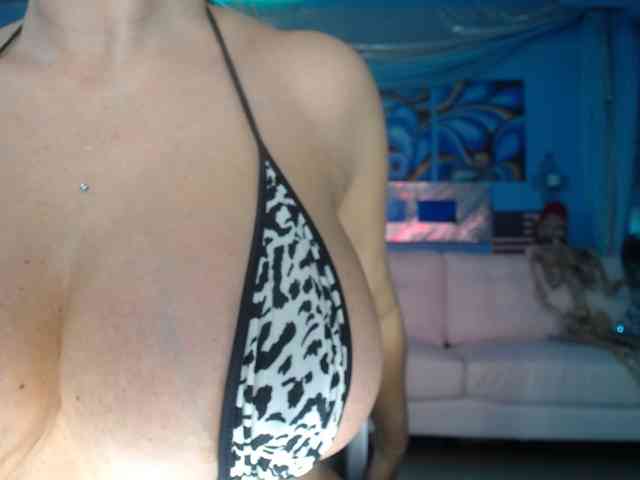 adrianna_fox webcam