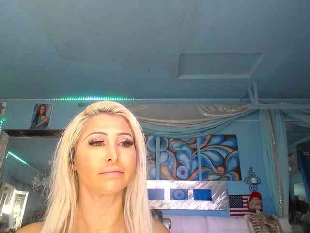 adrianna_fox webcam