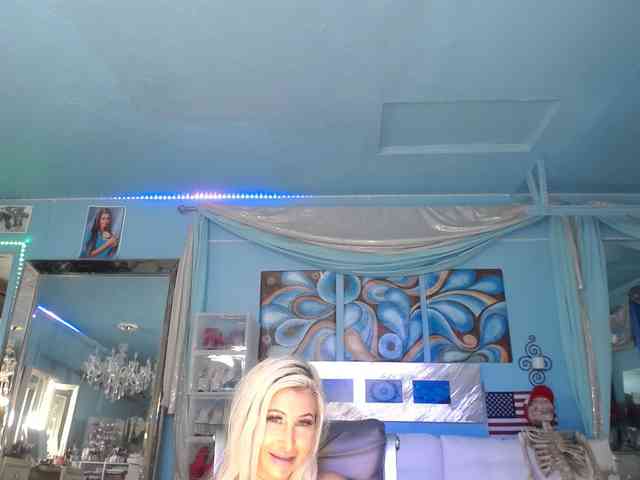 adrianna_fox's webcam live show