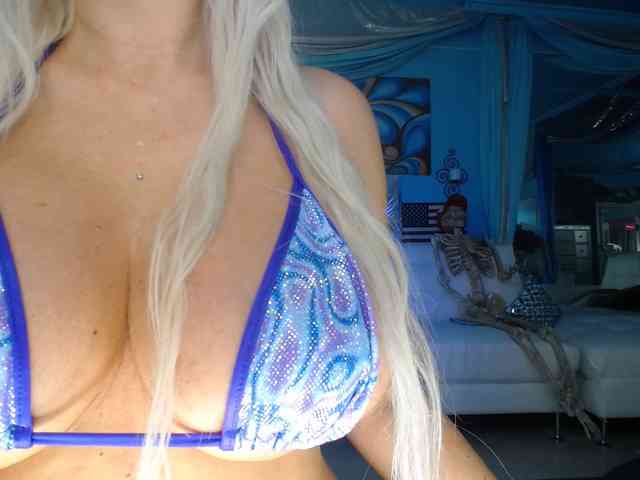 adrianna_fox webcam