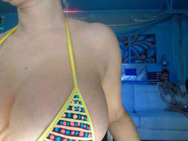 adrianna_fox webcam
