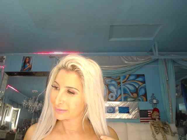 adrianna_fox webcam