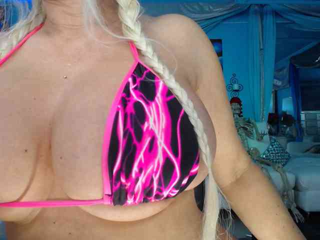 adrianna_fox adrianna_fox