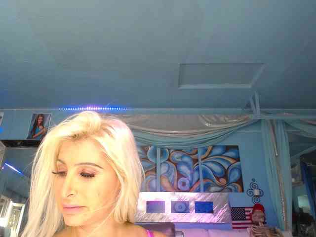 adrianna_fox webcam