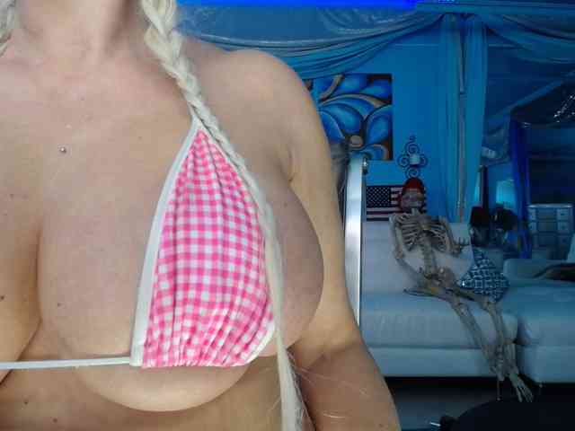 adrianna_fox webcam