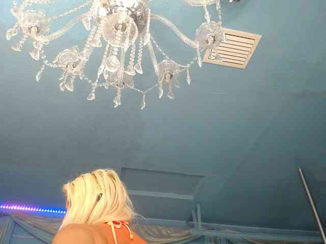 adrianna_fox webcam