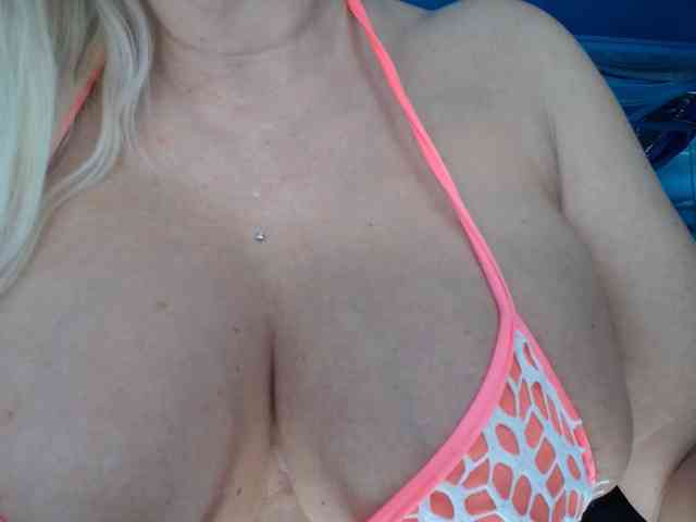 adrianna_fox