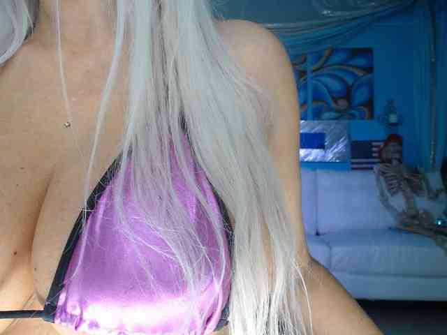 adrianna_fox webcam