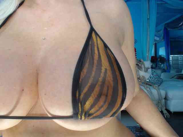 adrianna_fox