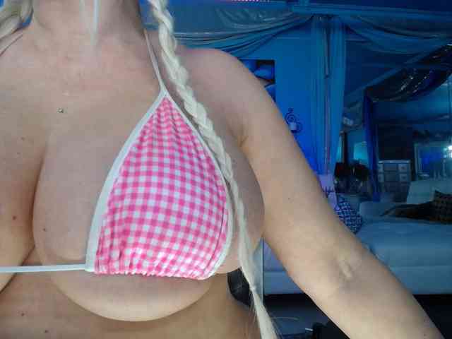 adrianna_fox webcam