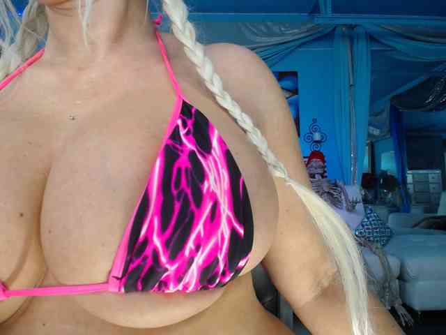 adrianna_fox adrianna_fox